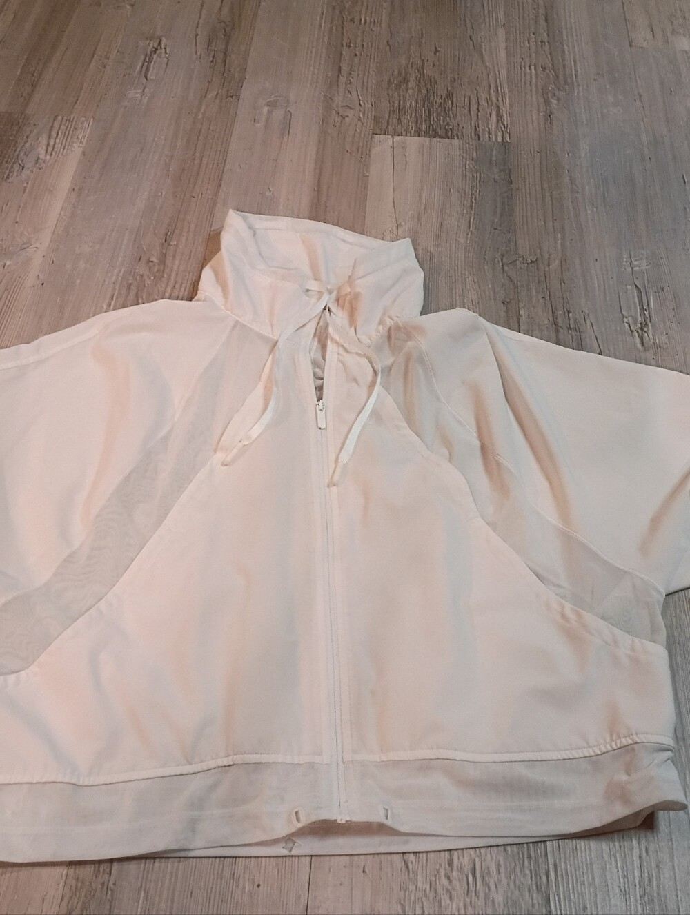 Lululemon - Picture 3 of 10